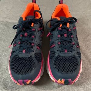 Skechers Max Cushioning Elite-Wind Chill Size 9.5